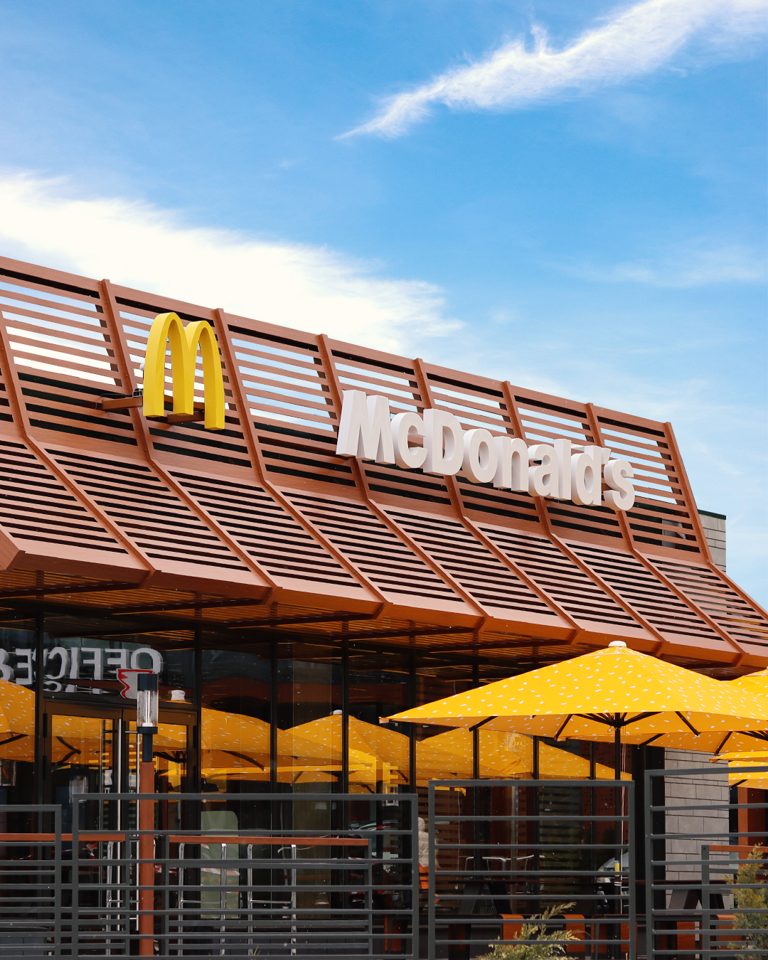 У Вінниці відкрився новий McDonald's: як він виглядає